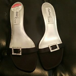 Paulina G. Low heels NEW! 8M